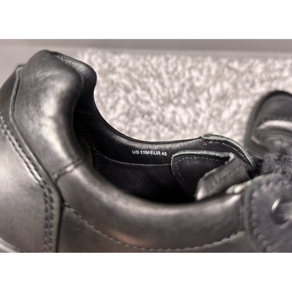 Vince Shoes Sneakers Mens Size 11 Black Leather Casual Minimalist Office Luxe - Picture 10 of 11